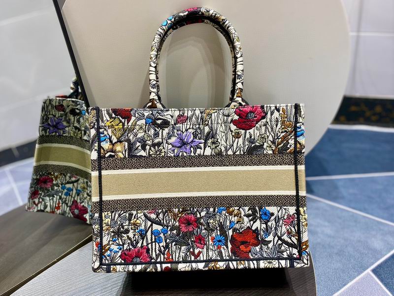 Book Toe 36x28x16cm sz7 (2)