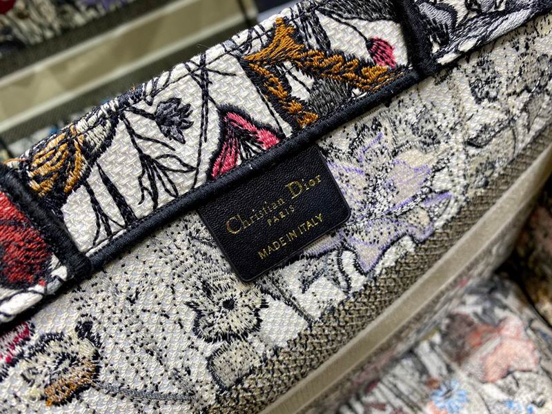 Book Toe 36x28x16cm sz7 (8)