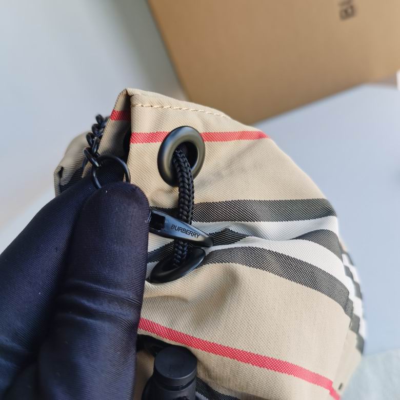 Burberry 16x20x10cm HQ 1 (5)