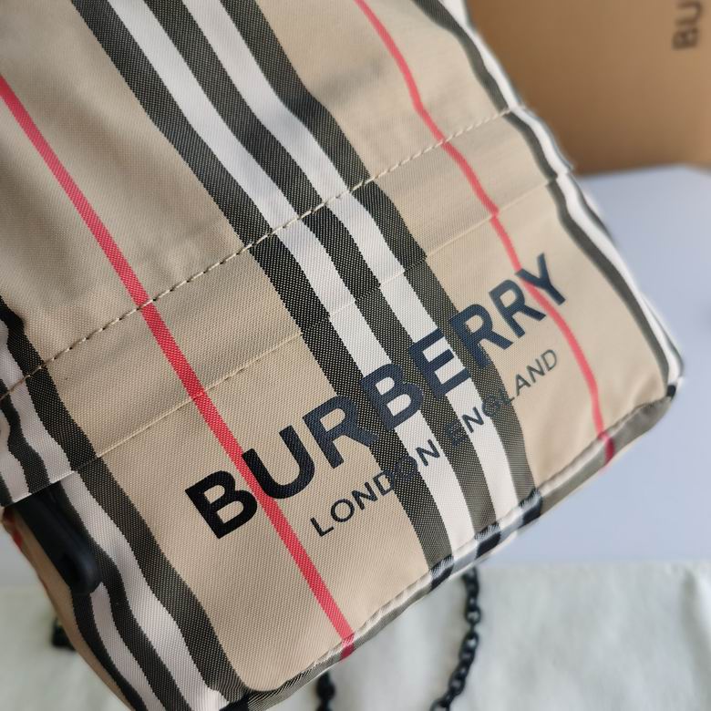 Burberry 16x20x10cm HQ 1 (6)