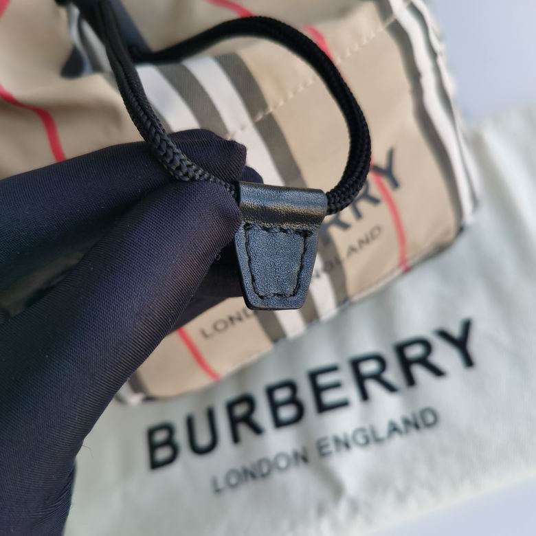 Burberry 16x20x10cm HQ 1 (7)