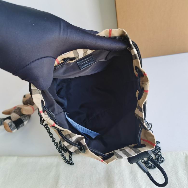 Burberry 16x20x10cm HQ 1 (9)