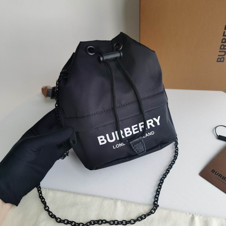 Burberry 16x20x10cm HQ 2 (1)