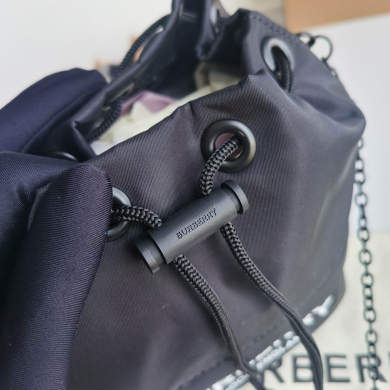 Burberry 16x20x10cm HQ 2 (4)