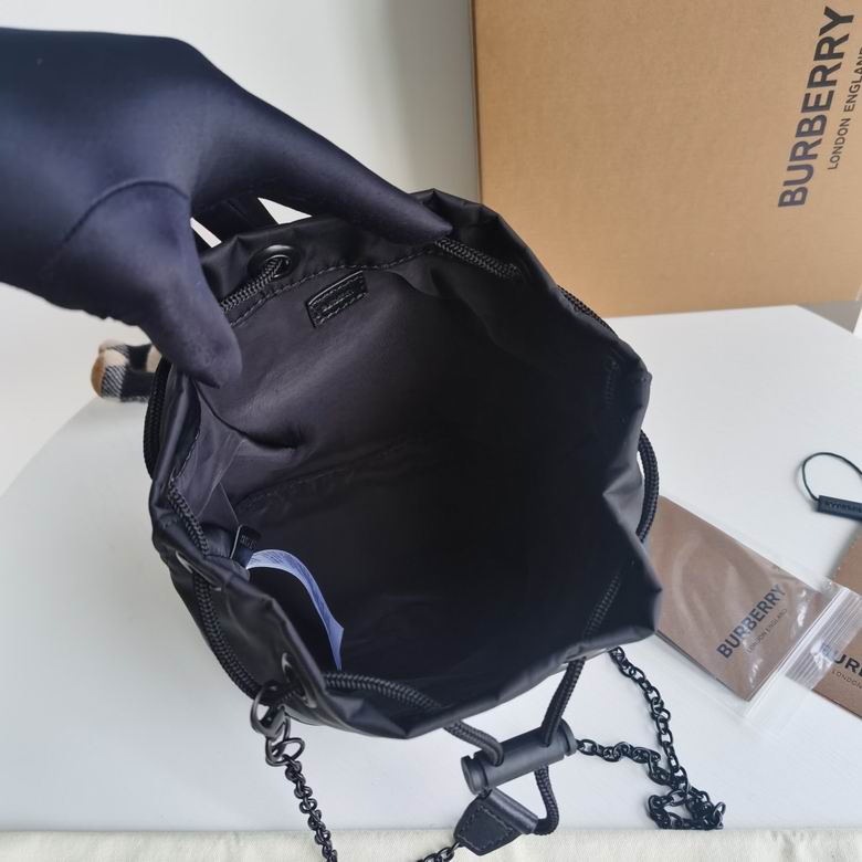 Burberry 16x20x10cm HQ 2 (9)