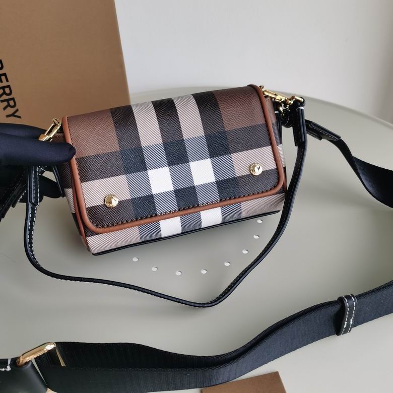 Burberry 18.5x8x12.5cm HQ (2)