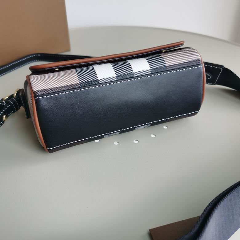 Burberry 18.5x8x12.5cm HQ (3)