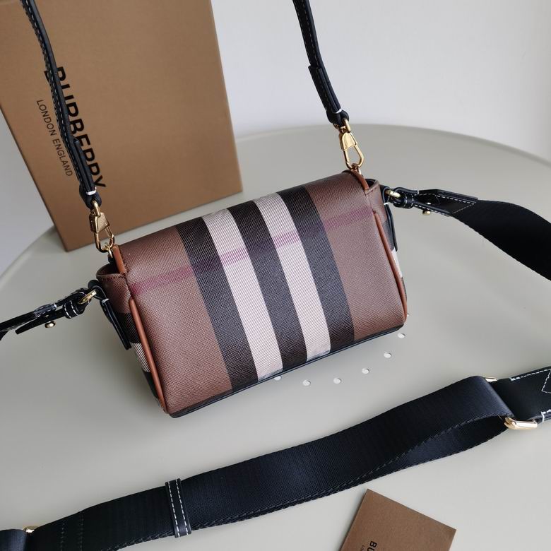 Burberry 18.5x8x12.5cm HQ (4)