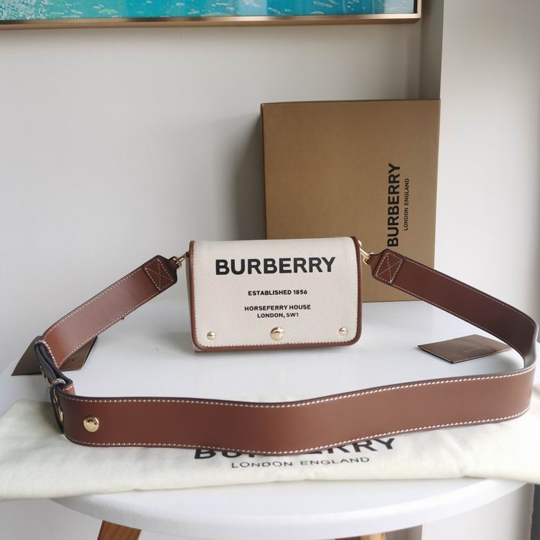 Burberry 18x8x12cm HQ 1 (1)