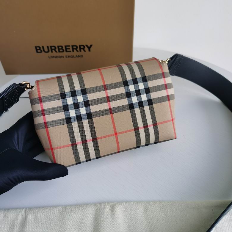 Burberry 18x8x12cm HQ 2 (4)