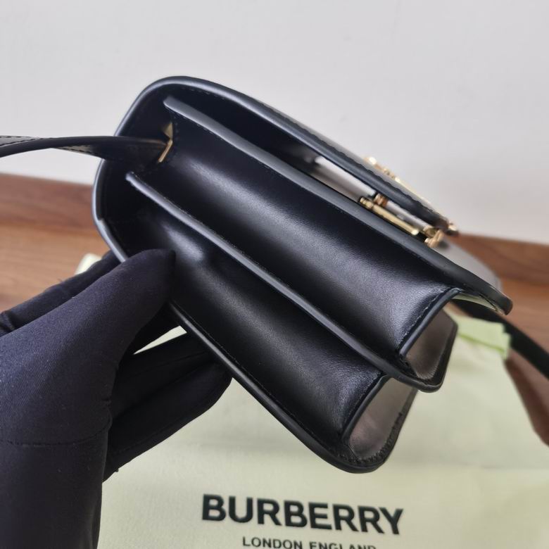 Burberry 21x16x6cm HQ 1 (3)