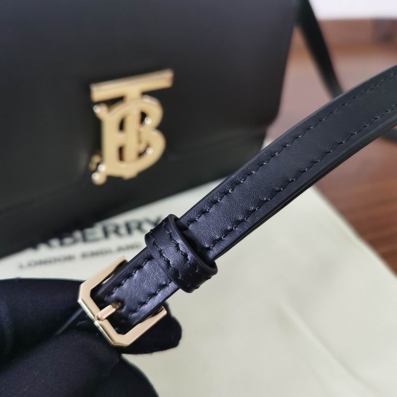 Burberry 21x16x6cm HQ 1 (4)