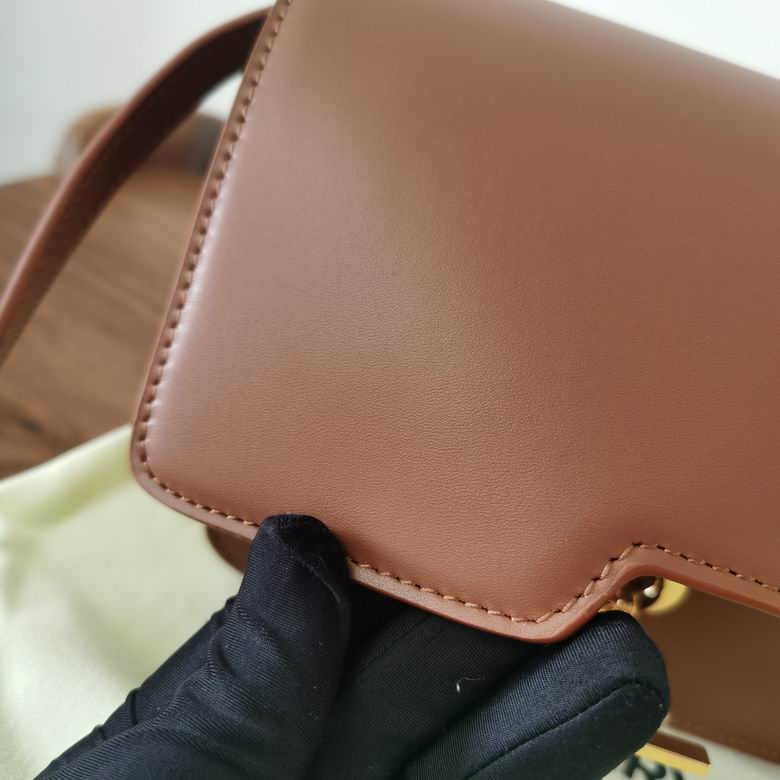 Burberry 21x16x6cm HQ 3 (5)