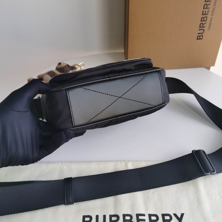 Burberry 22.5x8.2x14.5cm HQ (3)