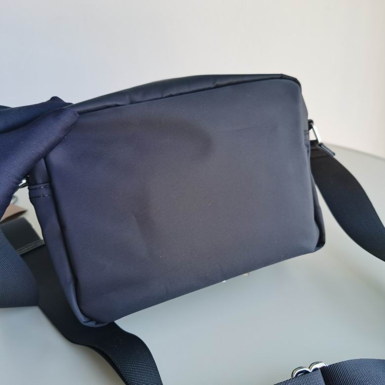 Burberry 22x11x17cm HQ 2 (3)