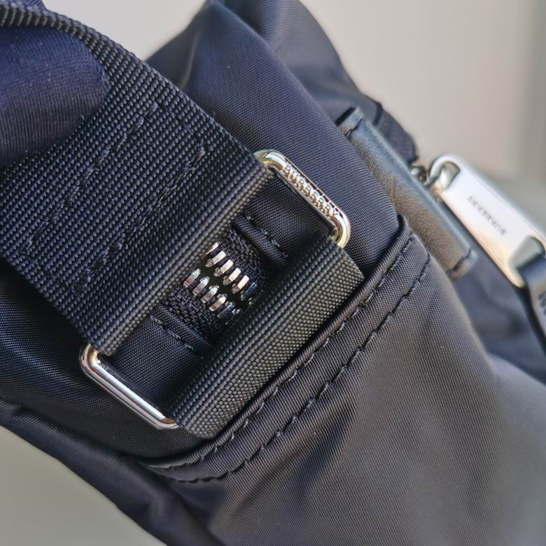 Burberry 22x11x17cm HQ 2 (7)