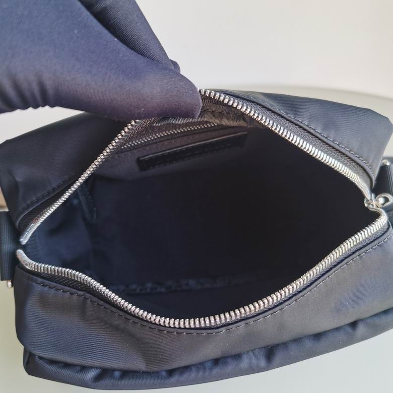 Burberry 22x11x17cm HQ 2 (9)