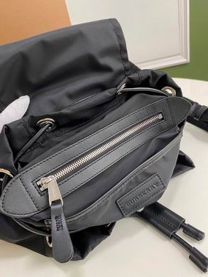 Burberry 22x14x33cm YG (9)