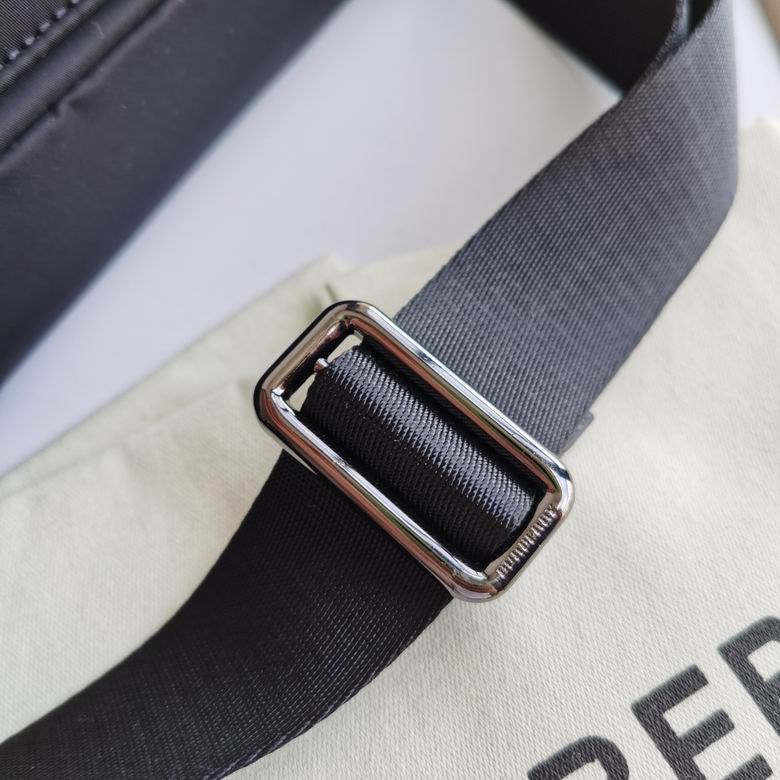 Burberry 23x6x27cm HQ (7)