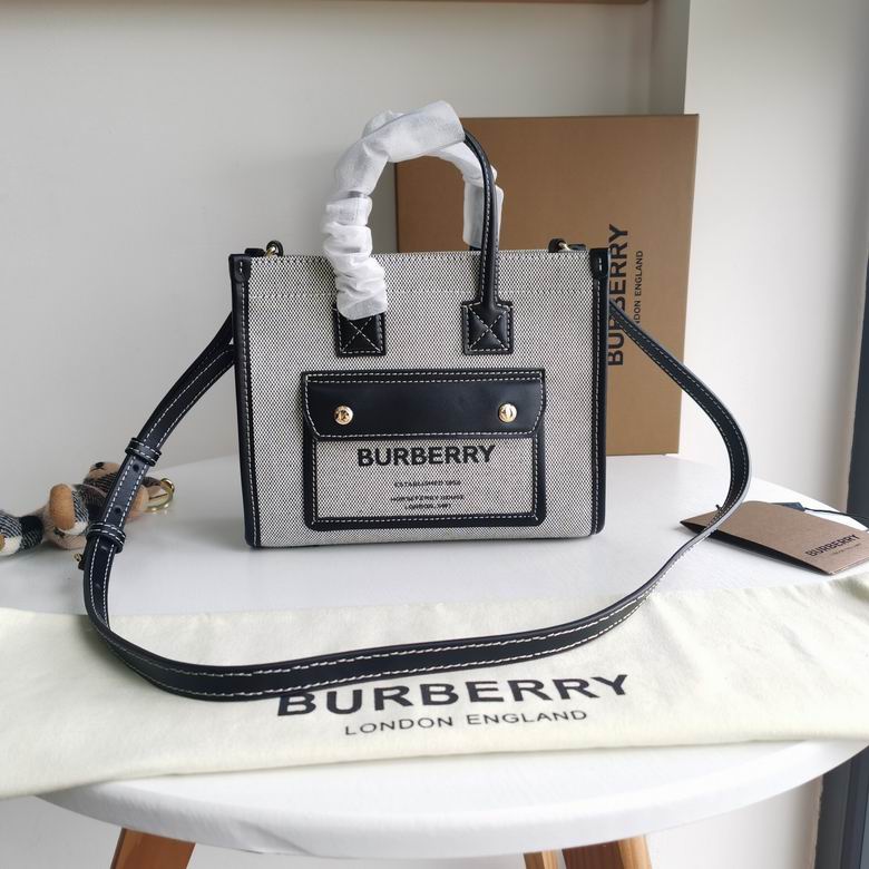 Burberry 23x8x19cm HQ 2 (1)