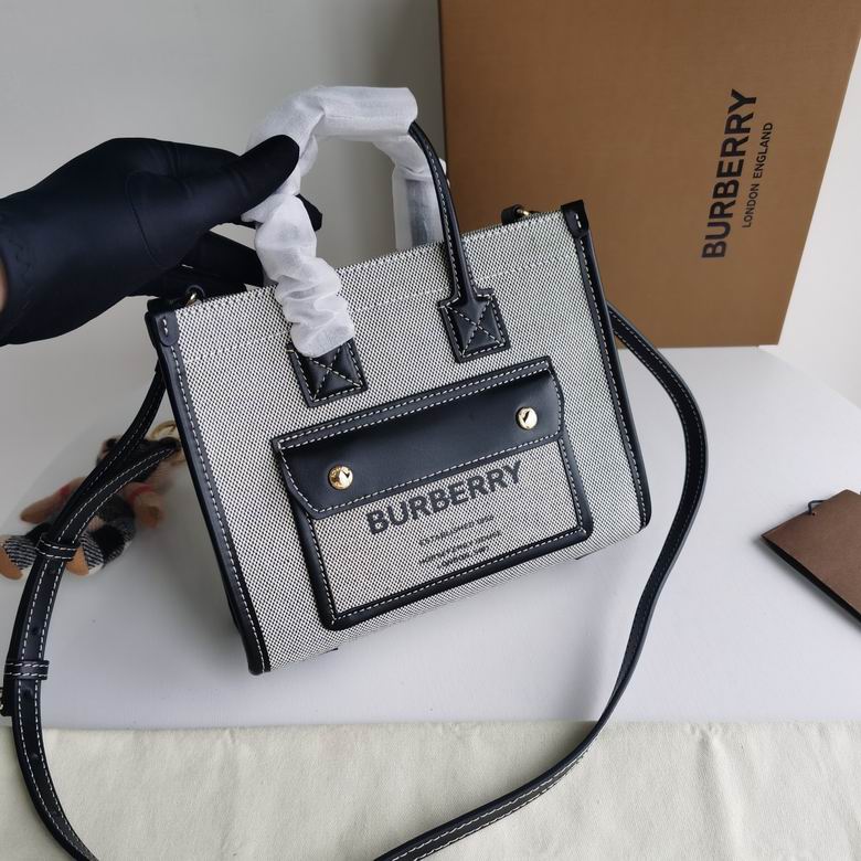 Burberry 23x8x19cm HQ 2 (2)