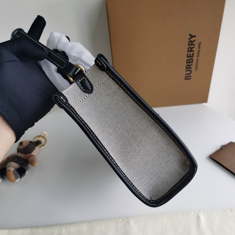 Burberry 23x8x19cm HQ 2 (3)