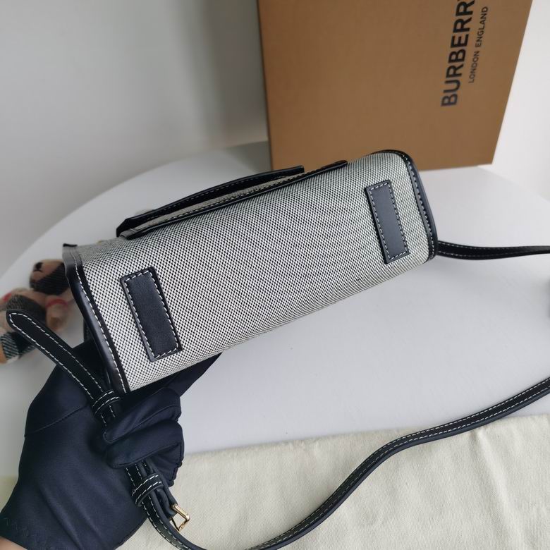 Burberry 23x8x19cm HQ 2 (5)