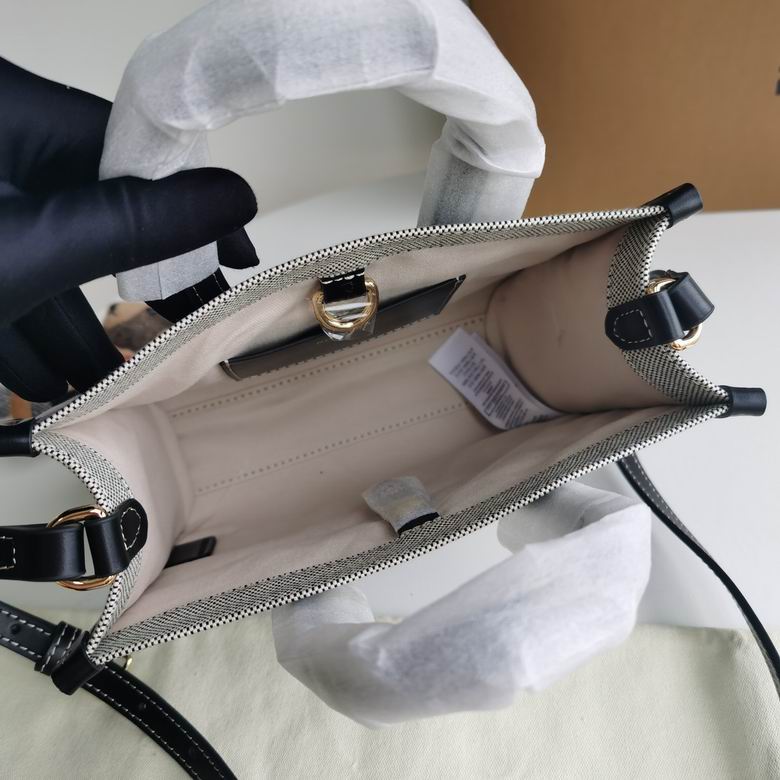 Burberry 23x8x19cm HQ 2 (9)