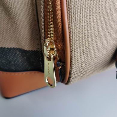 Burberry 24x13x37cm HQ 2 (3)