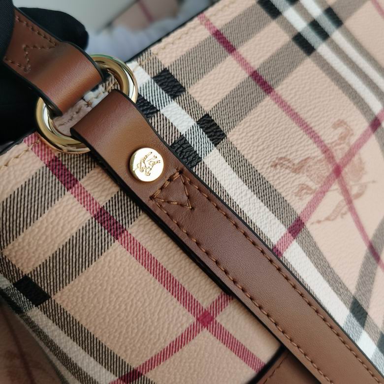Burberry 26.5x27x15.5cm HQ 1 (4)