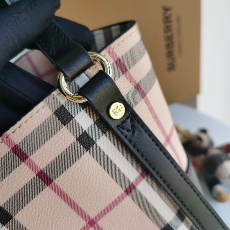 Burberry 26.5x27x15.5cm HQ 2 (4)