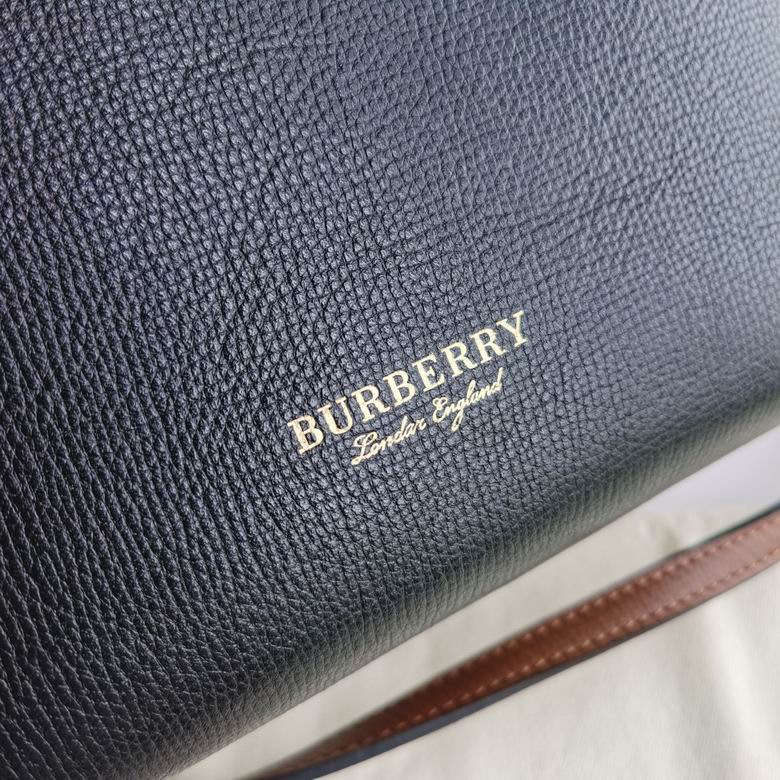 Burberry 26x12x19cm HQ 1 (4)
