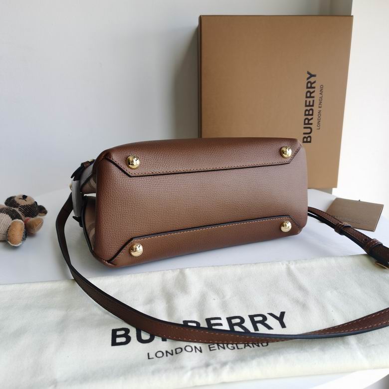 Burberry 26x12x19cm HQ 2 (4)