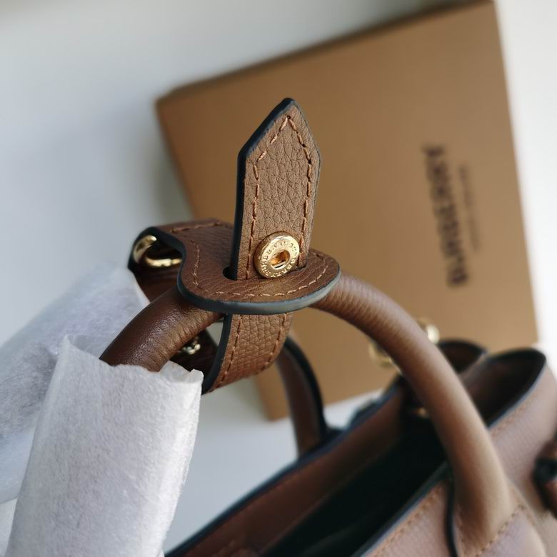 Burberry 26x12x19cm HQ 2 (7)