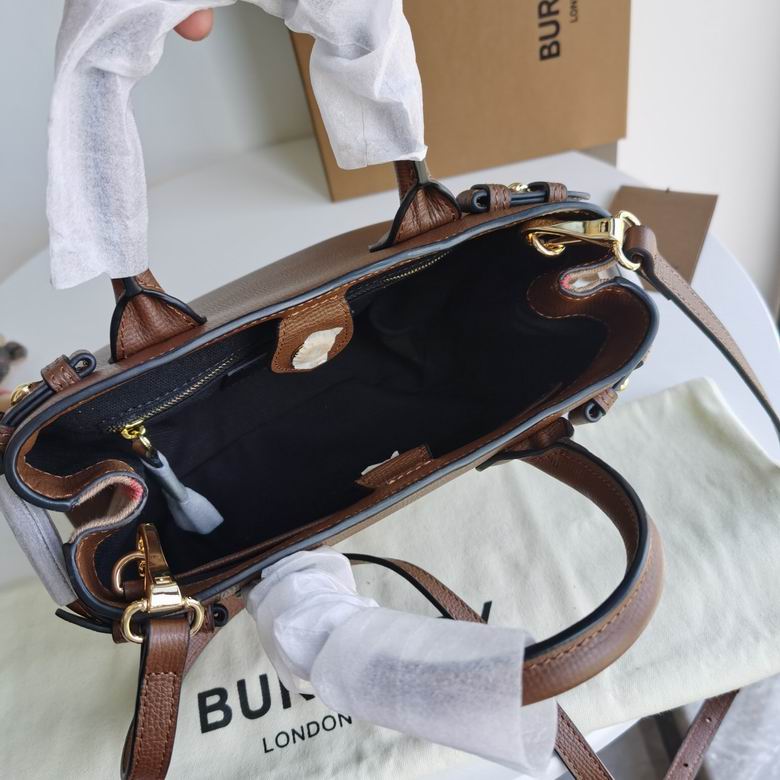 Burberry 26x12x19cm HQ 2 (9)