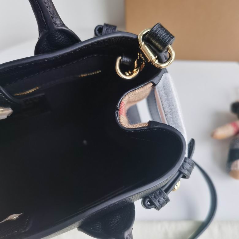 Burberry 26x12x19cm HQ 3 (7)