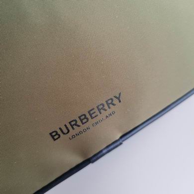 Burberry 27x13x40cm HQ (4)
