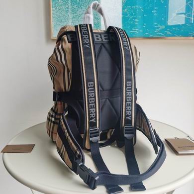 Burberry 27x14x41cm HQ 1 (3)