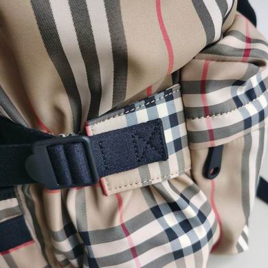 Burberry 27x14x41cm HQ 1 (7)