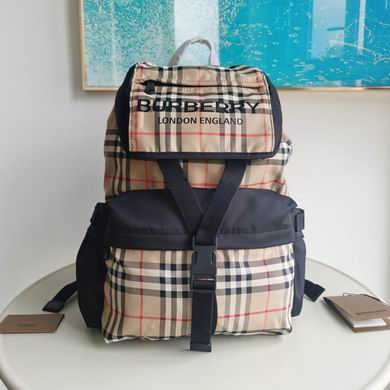 Burberry 27x14x41cm HQ 2 (1)
