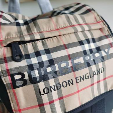 Burberry 27x14x41cm HQ 2 (6)