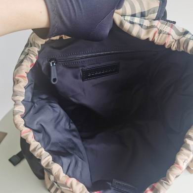 Burberry 27x14x41cm HQ 2 (9)