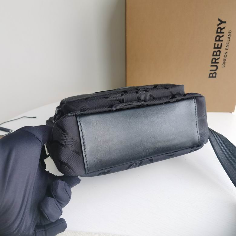 Burberry 28x15x9cm HQ (3)
