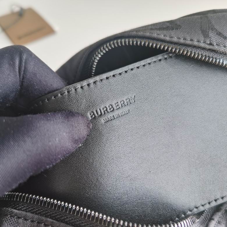 Burberry 28x15x9cm HQ (8)