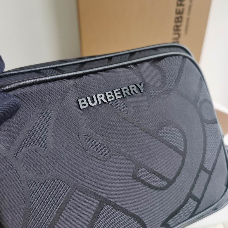 Burberry 28x15x9cm HQ 1 (4)