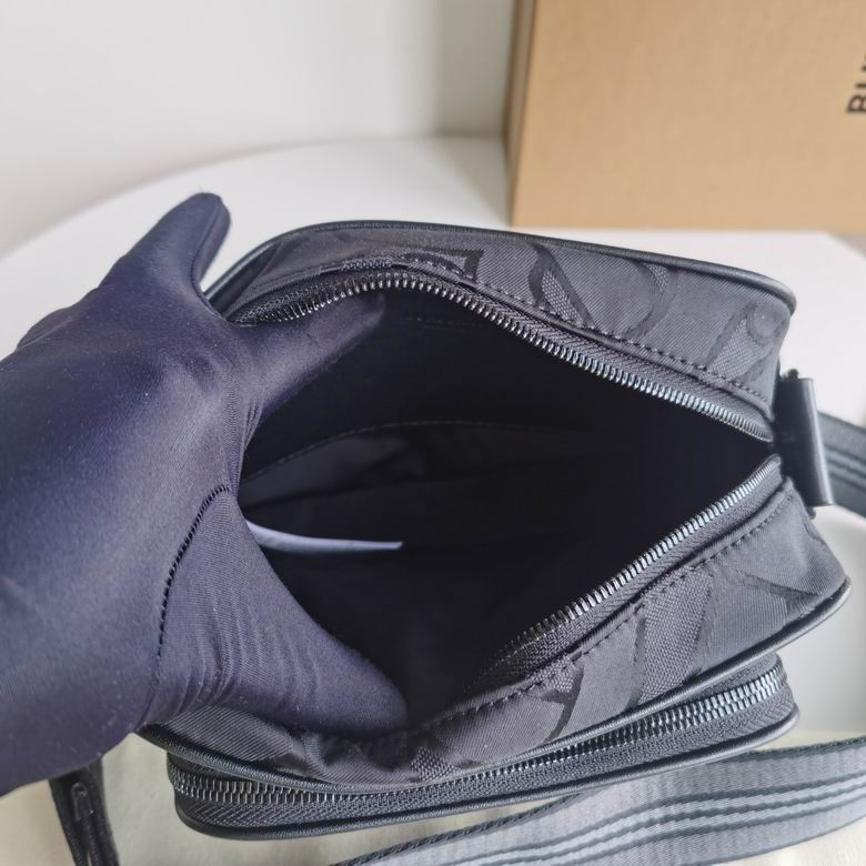 Burberry 28x15x9cm HQ 1 (9)