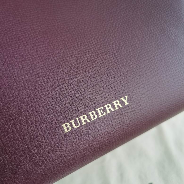 Burberry 29.5x25.5x13cm HQ 1 (4)