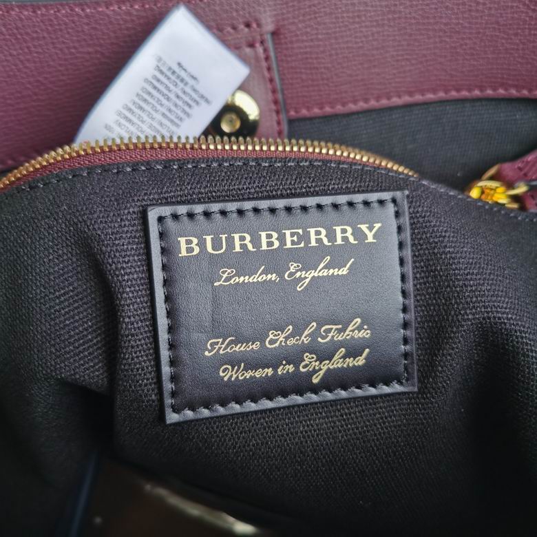 Burberry 29.5x25.5x13cm HQ 1 (7)