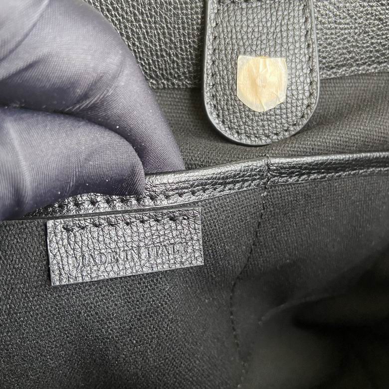 Burberry 29.5x25.5x13cm HQ 3 (8)