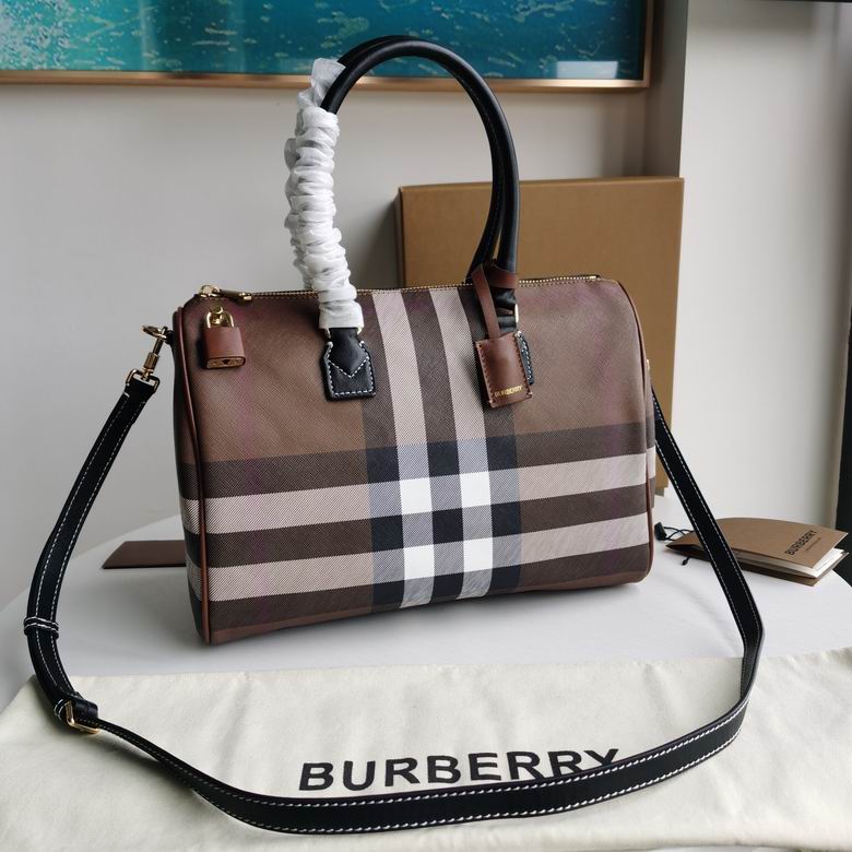 Burberry 30x15x21cm HQ (1)